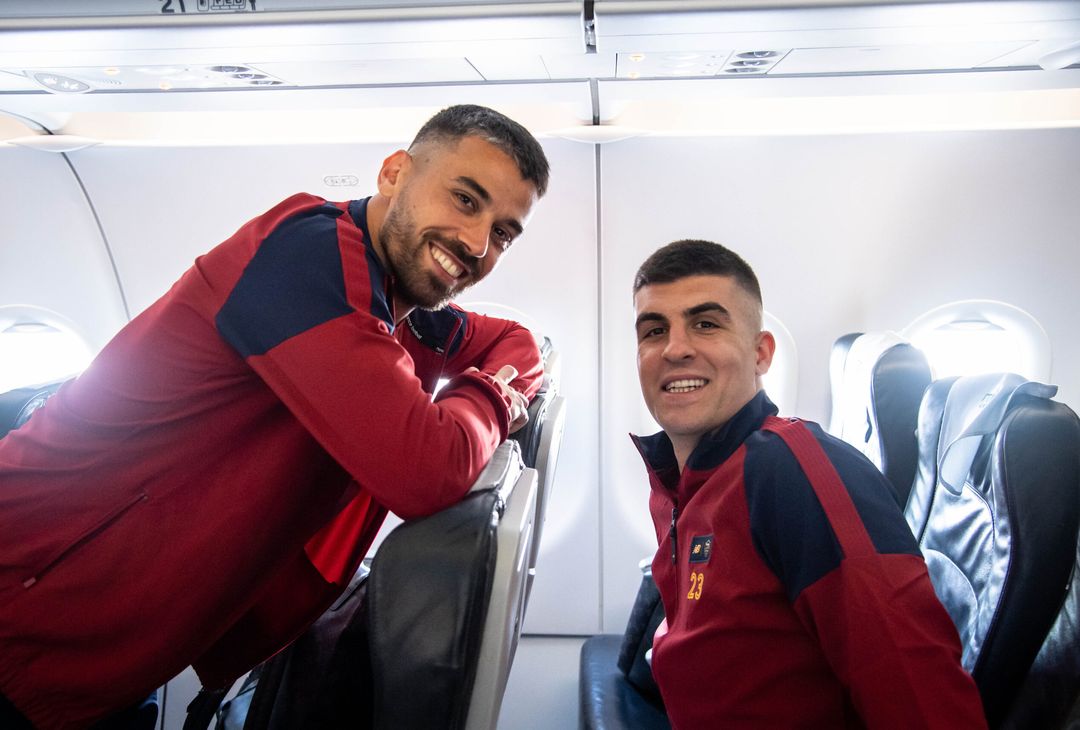 Roma in viaggio verso Leverkusen: presenti Dybala e gli indisponibili – FOTO GALLERY - immagine 13