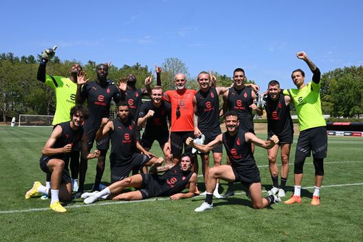 (Photo by Claudio Villa/AC Milan via Getty Images) Leicester d’Italia? Pioli riaccende il derby milanese sul web- immagine 2