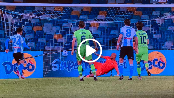 Passano sette minuti e il Napoli è già in vantaggio: Insigne su rigore firma l&#8217;1-0 