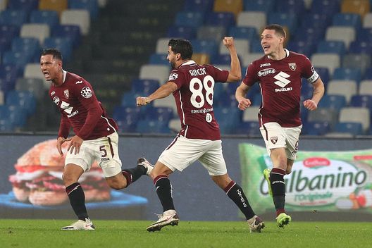 NAPLES, ITALY - DECEMBER 23: Armando Izzo of Torino celebrates with team mates (l - r) Tomas Rincon and Andrea Belotti after scoring their sides first goal during the Serie A match between SSC Napoli and Torino FC at Stadio Diego Armando Maradona on December 23, 2020 in Naples, Italy. Sporting stadiums around Italy remain under strict restrictions due to the Coronavirus Pandemic as Government social distancing laws prohibit fans inside venues resulting in games being played behind closed doors. (Photo by Francesco Pecoraro/Getty Images) NAPLES, ITALY - DECEMBER 23: Armando Izzo of Torino celebrates with team mates (l - r) Tomas Rincon and Andrea Belotti after scoring their sides first goal during the Serie A match between SSC Napoli and Torino FC at Stadio Diego Armando Maradona on December 23, 2020 in Naples, Italy. Sporting stadiums around Italy remain under strict restrictions due to the Coronavirus Pandemic as Government social distancing laws prohibit fans inside venues resulting in games being played behind closed doors. (Photo by Francesco Pecoraro/Getty Images)