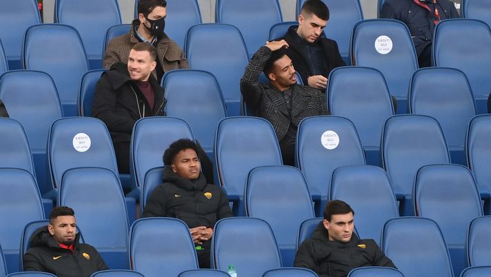 Roma Spezia All Olimpico C E Anche Dzeko Il Bosniaco Sorridente In Tribuna Forzaroma Info Ultime Notizie As Roma Calcio Interviste Foto E Video Forzaroma Info