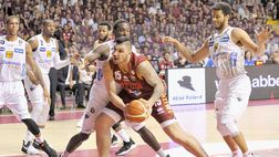 Basket, storico trionfo del Venezia campione d’Italia dopo 74 anni. Battuto Trento in gara 6