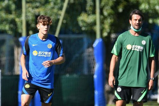  Instagram @lorenzopeschetola 