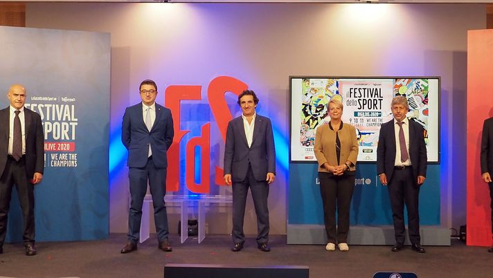 Da sinistra: Uberto Fornara, consigliere esecutivo di RCS e AD di Cairo Communication; Stefano Barigelli, direttore La Gazzetta dello Sport; Maurizio Fugatti, presidente della Provincia autonoma di Trento; Urbano Cairo, presidente di RCS MediaGroup; Paola Mora, presidente Coni Trentino; Massimo Bernardoni, delegato Cip; Gianni Valenti, vicedirettore vicario de La Gazzetta dello Sport e direttore scientifico de Il Festival dello Sport; Maurizio Rossini, CEO di Trentino Marketing. Da sinistra: Uberto Fornara, consigliere esecutivo di RCS e AD di Cairo Communication; Stefano Barigelli, direttore La Gazzetta dello Sport; Maurizio Fugatti, presidente della Provincia autonoma di Trento; Urbano Cairo, presidente di RCS MediaGroup; Paola Mora, presidente Coni Trentino; Massimo Bernardoni, delegato Cip; Gianni Valenti, vicedirettore vicario de La Gazzetta dello Sport e direttore scientifico de Il Festival dello Sport; Maurizio Rossini, CEO di Trentino Marketing.