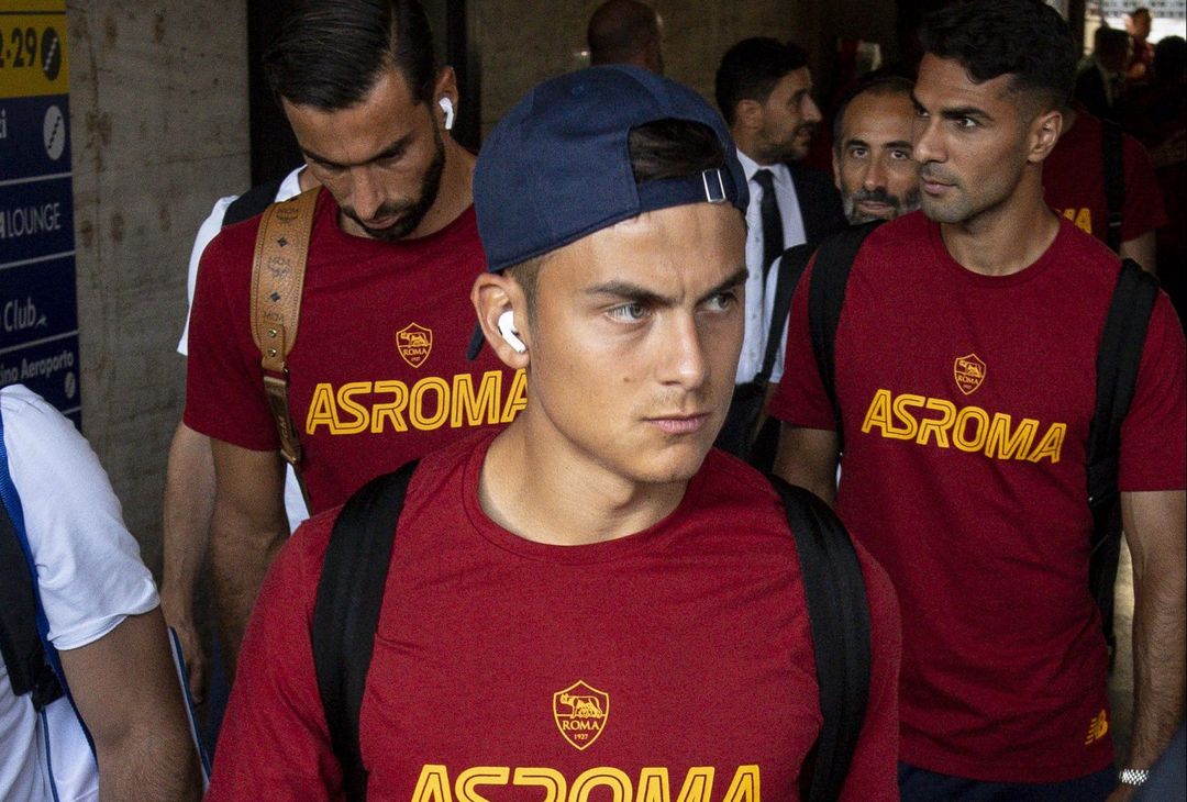 Roma, la partenza della squadra per Salerno – FOTO GALLERY - immagine 5