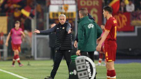 ROME, ITALY - MAY 05: Jose Mourinho, Head Coach of AS Roma reacts during the UEFA Conference League Semi Final Leg Two match between AS Roma and Leicester City at Stadio Olimpico on May 05, 2022 in Rome, Italy. (Photo by Julian Finney/Getty Images)
