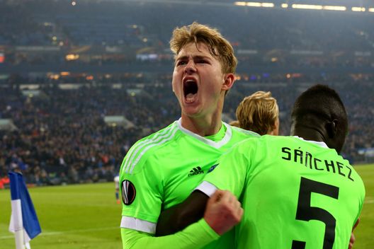 : de Ligt piace sempre moltissimo ai bianconeri. : de Ligt piace sempre moltissimo ai bianconeri.