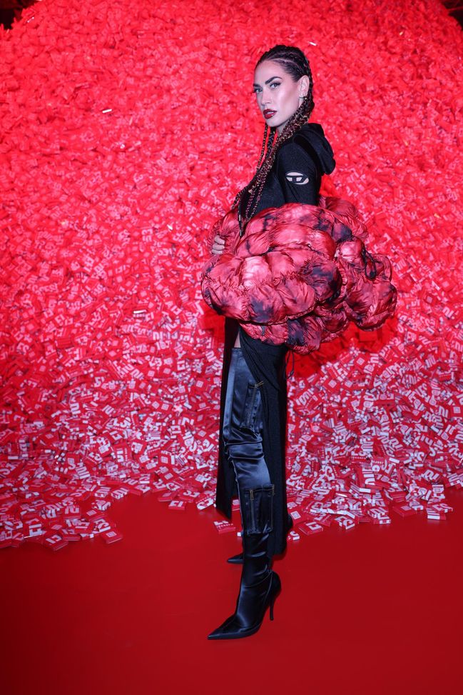 Melissa Satta, dalla Milano Fashion Week a San Siro: la ex Velina esulta in rossonero- immagine 2