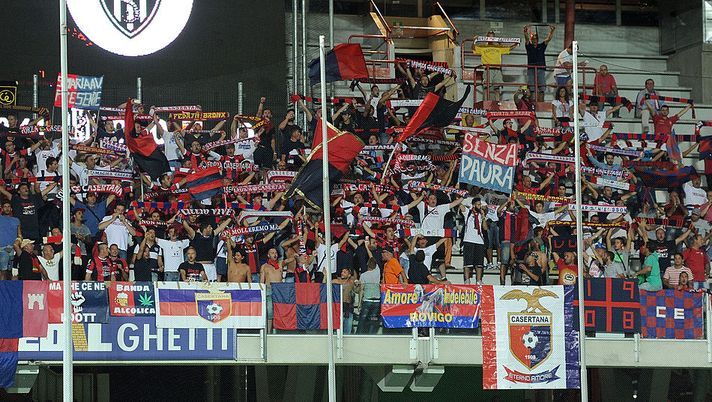CESENA, ITALY - AUGUST 24: Fan of Casertana during the TIM Cup match between AC Cesena and Casertana at Dino Manuzzi Stadium on August 24, 2014 in Cesena, Italy. (Photo by Giuseppe Bellini/Getty Images) CESENA, ITALY - AUGUST 24: Fan of Casertana during the TIM Cup match between AC Cesena and Casertana at Dino Manuzzi Stadium on August 24, 2014 in Cesena, Italy. (Photo by Giuseppe Bellini/Getty Images)