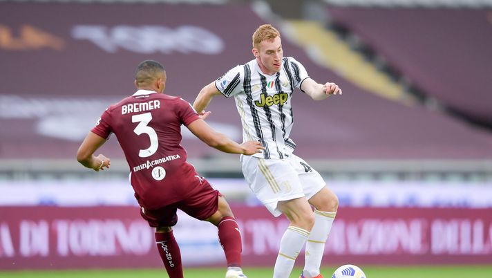 TURIN, ITALY - APRIL 03: Dejan Kulusevski of Juventus is challenged by Bremer of Torino FC during the Serie A match between Torino FC and Juventus at Stadio Olimpico di Torino on April 03, 2021 in Turin, Italy. Sporting stadiums around Italy remain under strict restrictions due to the Coronavirus Pandemic as Government social distancing laws prohibit fans inside venues resulting in games being played behind closed doors. (Photo by Daniele Badolato - Juventus FC/Juventus FC via Getty Images) TURIN, ITALY - APRIL 03: Dejan Kulusevski of Juventus is challenged by Bremer of Torino FC during the Serie A match between Torino FC and Juventus at Stadio Olimpico di Torino on April 03, 2021 in Turin, Italy. Sporting stadiums around Italy remain under strict restrictions due to the Coronavirus Pandemic as Government social distancing laws prohibit fans inside venues resulting in games being played behind closed doors. (Photo by Daniele Badolato - Juventus FC/Juventus FC via Getty Images)