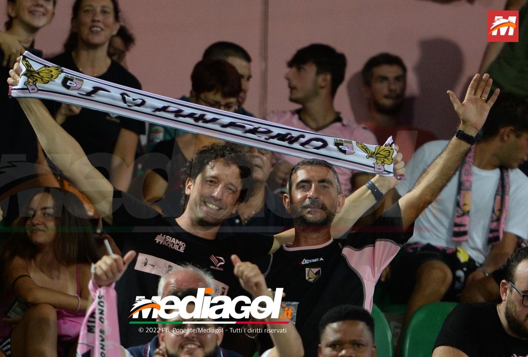 FOTOTIFO, Palermo-Genoa 1-0: i tifosi allo stadio “Renzo Barbera” (Gallery) - immagine 92