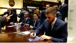 VIDEO FCIN1908 / Autografi e sorrisi al Brooks Brothers Store