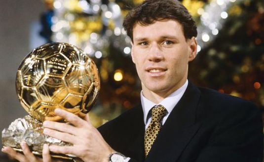  Van Basten e il Pallone d'Oro, foto Twitter 