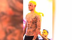 VIDEO / Icardi, nuovo tatuaggio: la schiena è completa