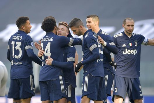 L'esultanza dei calciatori al gol di Arthur in Juventus-Bologna L'esultanza dei calciatori al gol di Arthur in Juventus-Bologna