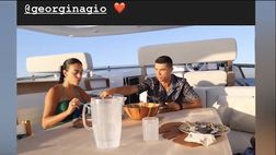 Cristiano Ronaldo, colazione a Ibiza con dedica a Georgina | VIDEO