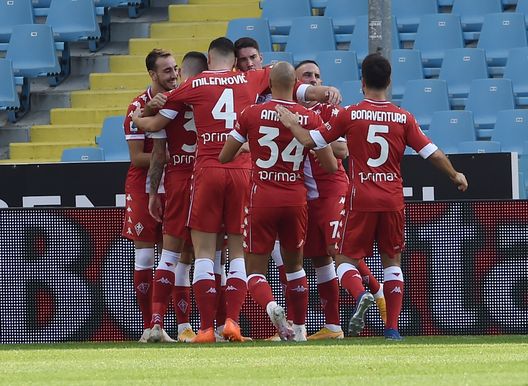 CESENA, ITALY - OCTOBER 18: German Alejo Pezzella of ACF Fiorentina celebrates after scoring opening goal during the Serie A match between Spezia Calcio and ACF Fiorentina at Dino Manuzzi Stadium on October 18, 2020 in Cesena, Italy. (Photo by Giuseppe Bellini/Getty Images) CESENA, ITALY - OCTOBER 18: German Alejo Pezzella of ACF Fiorentina celebrates after scoring opening goal during the Serie A match between Spezia Calcio and ACF Fiorentina at Dino Manuzzi Stadium on October 18, 2020 in Cesena, Italy. (Photo by Giuseppe Bellini/Getty Images)