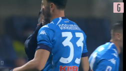 VIDEO Atalanta-Napoli, lo strano gesto di Gattuso: mani in faccia a Rrahmani dopo il gol di Zielinski