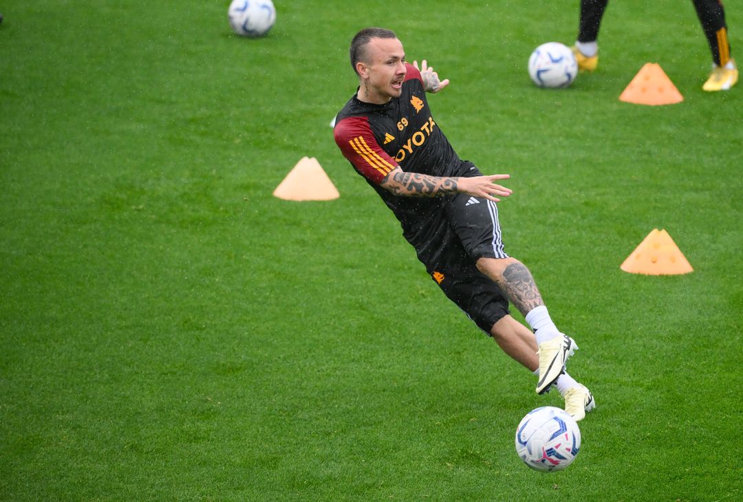 Roma, la ripresa degli allenamenti sotto la pioggia a Trigoria – FOTOGALLERY - immagine 50