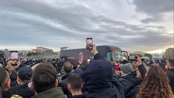 Milan, striscione di protesta dei tifosi per il costo dei biglietti | PM NEWS