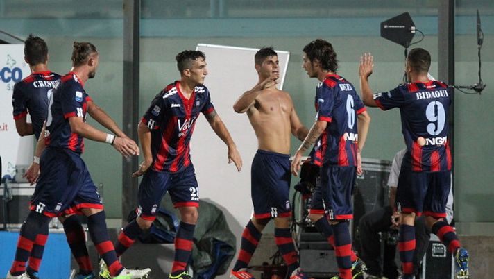 Serie B: sorpasso in vetta, Crotone adesso in testa. I risultati e la classifica della cadetteria, aspettando Perugia-Vicenza  Serie B: sorpasso in vetta, Crotone adesso in testa. I risultati e la classifica della cadetteria, aspettando Perugia-Vicenza