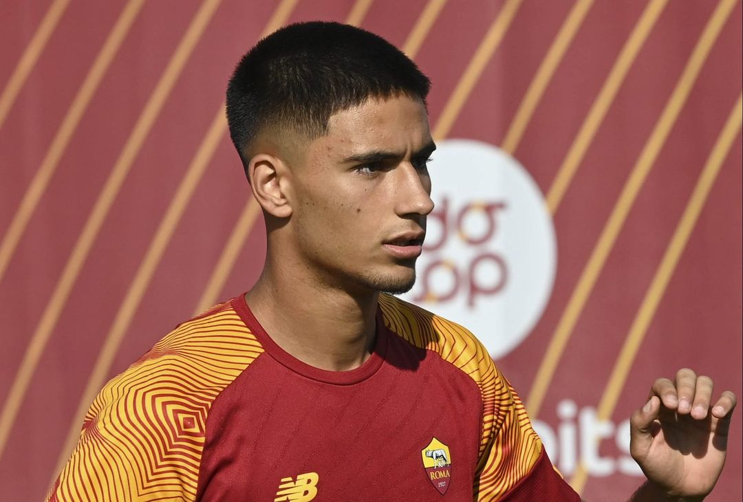 Trigoria, ripresa in vista del Betis: Karsdorp con il gruppo – FOTO GALLERY - immagine 42