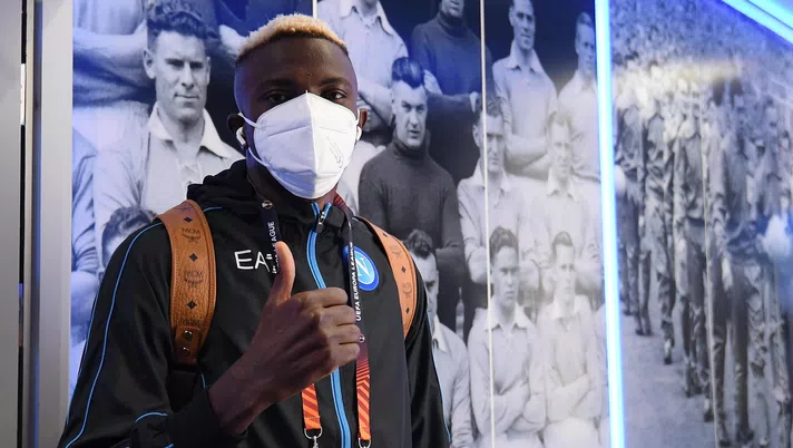 LEICESTER, ENGLAND - SEPTEMBER 16: Vìctor Osimhen  of Napoli during the UEFA Europa League group C match between Leicester City and SSC Napoli at The King Power Stadium on September 16, 2021 in Leicester, England. (Photo by SSC NAPOLI/SSC NAPOLI via Getty Images)