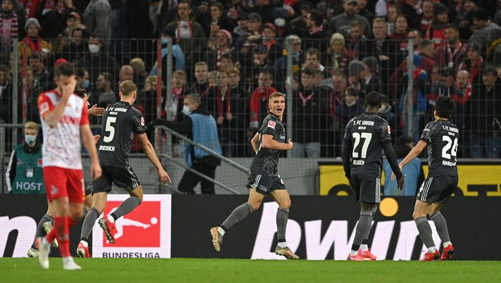 COLOGNE, GERMANY - NOVEMBER 07: Grischa Proemel of 1.FC Union Berlin celebrates after scoring their sides second goal during the Bundesliga match between 1. FC Köln and 1. FC Union Berlin at RheinEnergieStadion on November 07, 2021 in Cologne, Germany. (Photo by Lukas Schulze/Getty Images) Bundesliga, derby di Berlino alla ripresa: l’Union “Non vediamo l’ora…” - immagine 1
