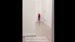 VIDEO Inter, Covid-19 e isolamento: “Papi stai meglio?”, baby D’Ambrosio cerca di aprire la porta con un mestolo