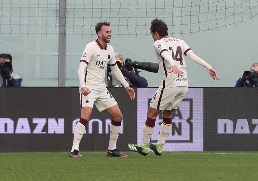 CROTONE, ITALY - JANUARY 06: Borja Mayoral of Roma celebrates his team's third goal during the Serie A match between FC Crotone and AS Roma at Stadio Comunale Ezio Scida on January 06, 2021 in Crotone, Italy. (Photo by Maurizio Lagana/Getty Images) CROTONE, ITALY - JANUARY 06: Borja Mayoral of Roma celebrates his team's third goal during the Serie A match between FC Crotone and AS Roma at Stadio Comunale Ezio Scida on January 06, 2021 in Crotone, Italy. (Photo by Maurizio Lagana/Getty Images)