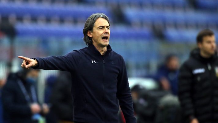 CAGLIARI, ITALY - JANUARY 06: Filippo Inzaghi coach of Benevento reacts during the Serie A match between Cagliari Calcio and Benevento Calcio at Sardegna Arena on January 06, 2021 in Cagliari, Italy. (Photo by Enrico Locci/Getty Images) 