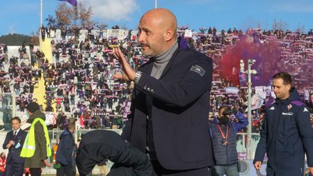 GERMOGLI PH: 11 DICEMBRE 2021 FIRENZE STADIO ARTEMIO FRANCHI SERIE A FIORENTINA VS SALERNITANA NELLA FOTO MISTER VINCENZO ITALIANO GERMOGLI PH: 11 DICEMBRE 2021 FIRENZE STADIO ARTEMIO FRANCHI SERIE A FIORENTINA VS SALERNITANA NELLA FOTO MISTER VINCENZO ITALIANO