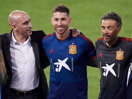 SEVILLE, SPAIN - OCTOBER 14: Luis Enrique Martinez (R) pose on next to Luis Manuel Rubiales (L), President of Spanish Royal Football Federation (RFEF) and Sergio Ramos (C) of Spain during the Spain Training Session ahead of their UEFA Nations League match against Spain at Estadio Benito Villamarin on October 14, 2018 in Seville, Spain. (Photo by Aitor Alcalde/Getty Images) SEVILLE, SPAIN - OCTOBER 14: Luis Enrique Martinez (R) pose on next to Luis Manuel Rubiales (L), President of Spanish Royal Football Federation (RFEF) and Sergio Ramos (C) of Spain during the Spain Training Session ahead of their UEFA Nations League match against Spain at Estadio Benito Villamarin on October 14, 2018 in Seville, Spain. (Photo by Aitor Alcalde/Getty Images)