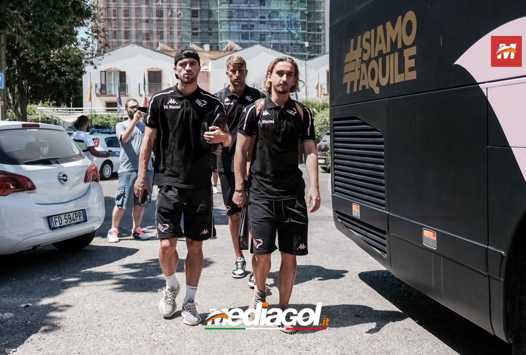 FOTO Torino-Palermo, rosanero in partenza dall’hotel (Gallery) - immagine 6