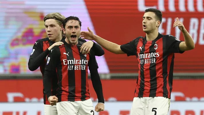 Davide Calabria (difensore AC Milan) esulta per il suo gol in Milan-Juventus (Serie A 2020-2021) | AC Milan News (Getty Images)