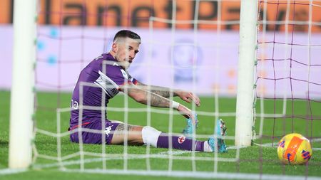 FLORENCE, ITALY - FEBRUARY 05: Cristiano Biraghi of ACF Fiorentina shows his dejection during the Serie A match between ACF Fiorentina and SS Lazio at Stadio Artemio Franchi on February 5, 2022 in Florence, Italy. (Photo by Gabriele Maltinti/Getty Images) FLORENCE, ITALY - FEBRUARY 05: Cristiano Biraghi of ACF Fiorentina shows his dejection during the Serie A match between ACF Fiorentina and SS Lazio at Stadio Artemio Franchi on February 5, 2022 in Florence, Italy. (Photo by Gabriele Maltinti/Getty Images)