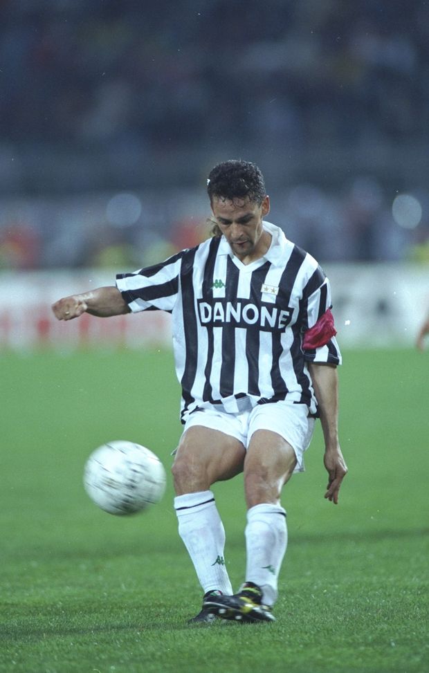 Credit: Shaun  Botterill/Allsport 