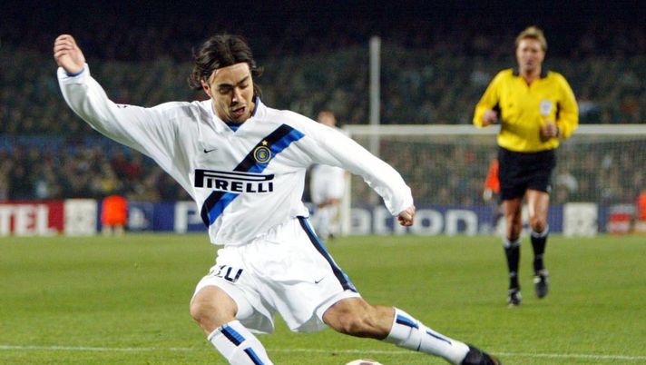 BARCELONA, SPAIN - FEBRUARY 18: Champions League 02/03, Barcelona; FC Barcelona - Inter Mailand 3:0; Alvaro RECOBA/Inter (Photo by Andreas Rentz/Bongarts/Getty Images) BARCELONA, SPAIN - FEBRUARY 18: Champions League 02/03, Barcelona; FC Barcelona - Inter Mailand 3:0; Alvaro RECOBA/Inter (Photo by Andreas Rentz/Bongarts/Getty Images)