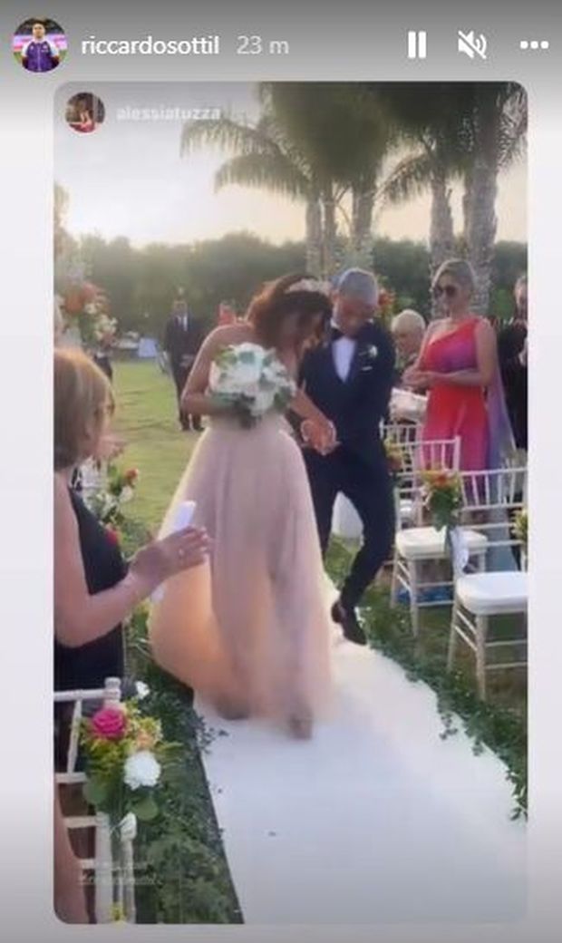 FOTO – Sottil, che eleganza per il 25esimo di matrimonio di babbo Andrea- immagine 2