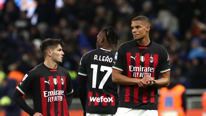 MILAN, ITALY - FEBRUARY 05: Brahim Diaz and Malick Thiaw of AC Milan look dejected following the team's defeat during the Serie A match between FC Internazionale and AC MIlan at Stadio Giuseppe Meazza on February 05, 2023 in Milan, Italy. (Photo by Marco Luzzani/Getty Images) Milan, Gazzetta: “San Siro ha un nuovo mito, è il migliore con 7,5 in pagella: ora chi lo toglie?” - immagine 1
