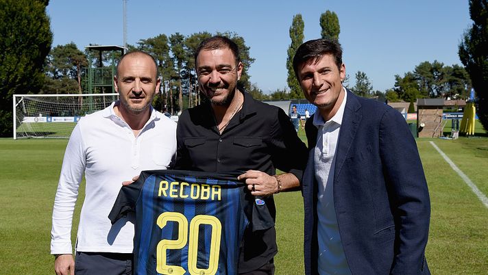 COMO, ITALY - AUGUST 22: (L-R) Sporting Director Piero Ausilio, Alvaro Recoba and vice president Javier Zanetti pose for a photo during the FC Internazionale training session at the club's training ground at Appiano Gentile on August 22, 2016 in Como, Italy. (Photo by Claudio Villa - Inter/FC Internazionale via Getty Images) COMO, ITALY - AUGUST 22: (L-R) Sporting Director Piero Ausilio, Alvaro Recoba and vice president Javier Zanetti pose for a photo during the FC Internazionale training session at the club's training ground at Appiano Gentile on August 22, 2016 in Como, Italy. (Photo by Claudio Villa - Inter/FC Internazionale via Getty Images)
