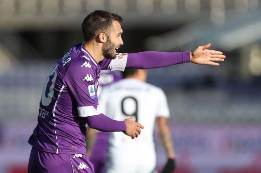 FLORENCE, ITALY - NOVEMBER 22: German Pezzella of ACF Fiorentina reacts during the Serie A match between ACF Fiorentina and Benevento Calcio at Stadio Artemio Franchi on November 22, 2020 in Florence, Italy. (Photo by Gabriele Maltinti/Getty Images) FLORENCE, ITALY - NOVEMBER 22: German Pezzella of ACF Fiorentina reacts during the Serie A match between ACF Fiorentina and Benevento Calcio at Stadio Artemio Franchi on November 22, 2020 in Florence, Italy. (Photo by Gabriele Maltinti/Getty Images)