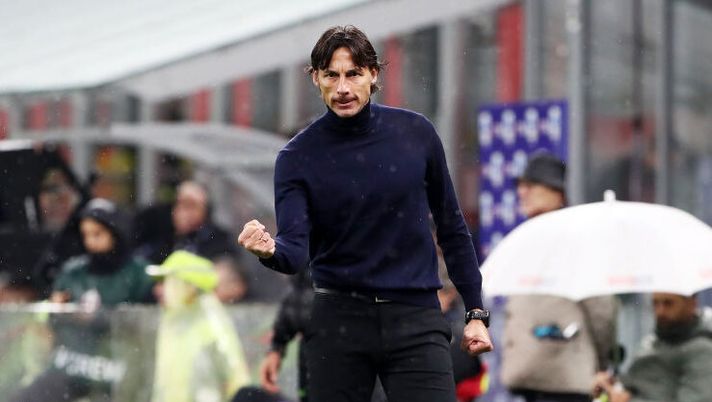 MILAN, ITALY - NOVEMBER 04: Gabriele Cioffi, Head Coach of Udinese Calcio, gives the team instructions during the Serie A TIM match between AC Milan and Udinese Calcio at Stadio Giuseppe Meazza on November 04, 2023 in Milan, Italy. (Photo by Marco Luzzani/Getty Images) Cioffi: “Perez è un campione. Success farà più gol di quanto fatto in carriera, Samardzic…” - immagine 1