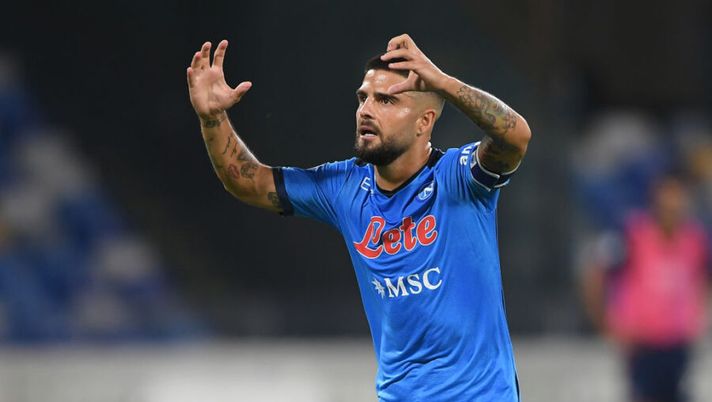 NAPLES, ITALY - SEPTEMBER 26: Lorenzo Insigne of SSC Napoli celebrates after scoring the 2-0 goal during the Serie A match between SSC Napoli and Cagliari Calcio at Stadio Diego Armando Maradona on September 26, 2021 in Naples, Italy. (Photo by Francesco Pecoraro/Getty Images) Emergenza per il Napoli: dal ritorno di Insigne all’assenza di Fabian, la probabile formazione - immagine 1