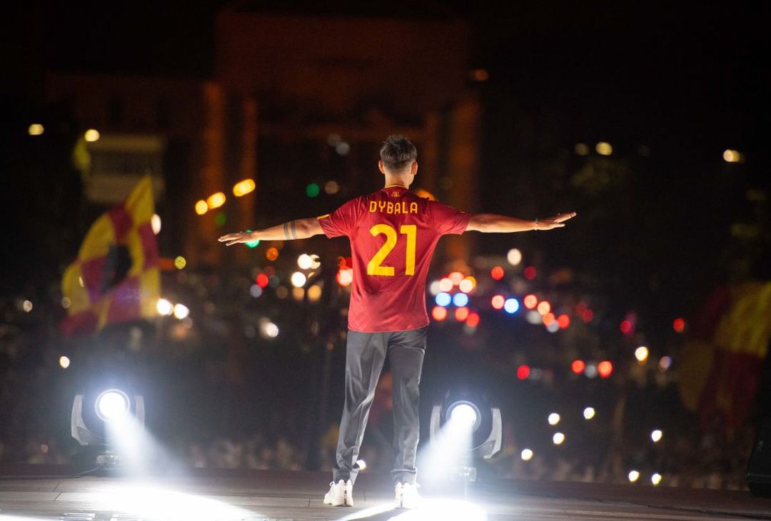 Dybala si presenta al Colosseo Quadrato – FOTO GALLERY - immagine 19