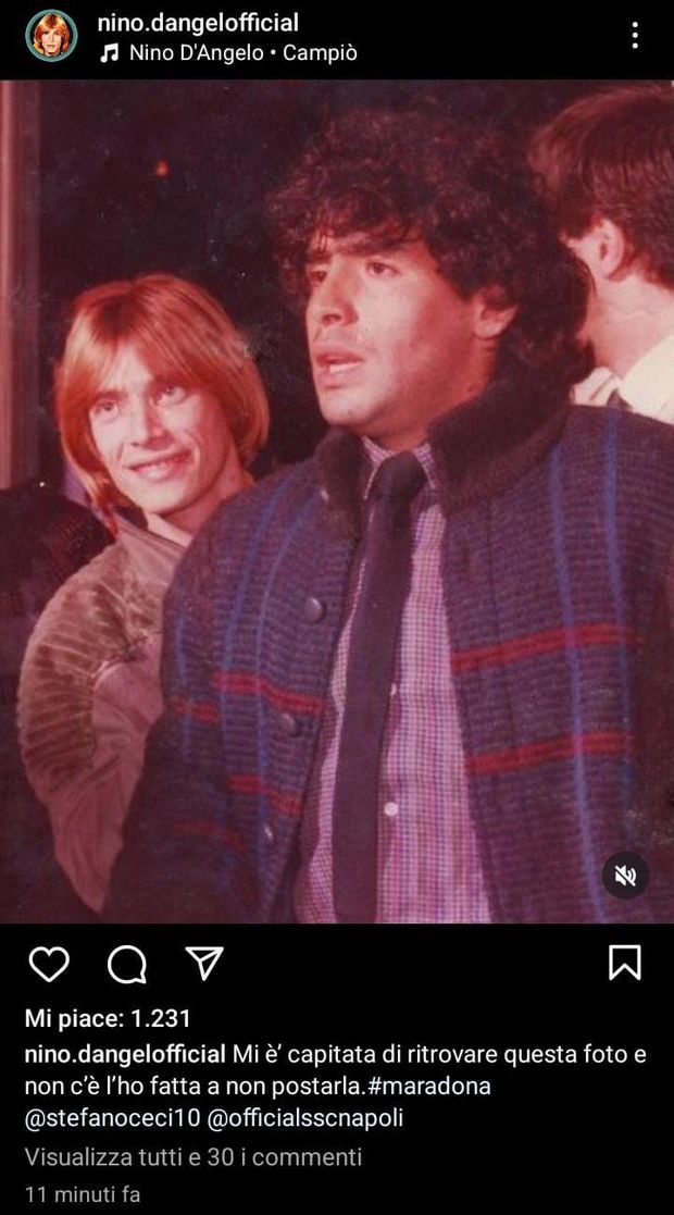 FOTO Nino D’Angelo nostalgico di Maradona: lo scatto d’epoca col Pibe de Oro- immagine 2