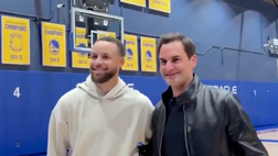 VIDEO / Federer incontra i Warriors, poi la standing ovation al Chase Center