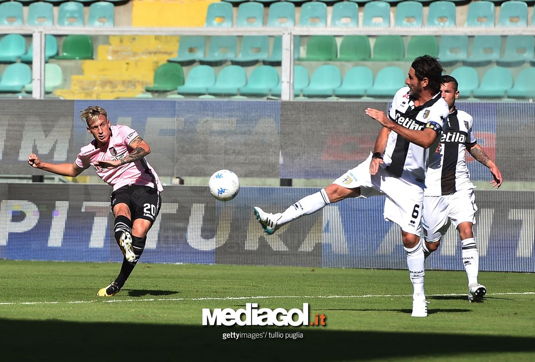  PALERMO, ITALY - OCTOBER 08:  Giuseppe La Gumina of Palermo scores the opening goal during the Serie B match between US Citta di Palermo and Parma Calcio on October 8, 2017 in Palermo, Italy.  (Photo by Tullio M. Puglia/Getty Images) 