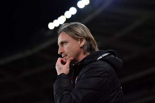  TURIN, ITALY - JANUARY 29: Head Coach of Torino DavideNicola looks on prior to the Serie A match between Torino FC and ACF Fiorentina at Stadio Olimpico di Torino on January 29, 2021 in Turin, Italy. (Photo by Valerio Pennicino/Getty Images) 