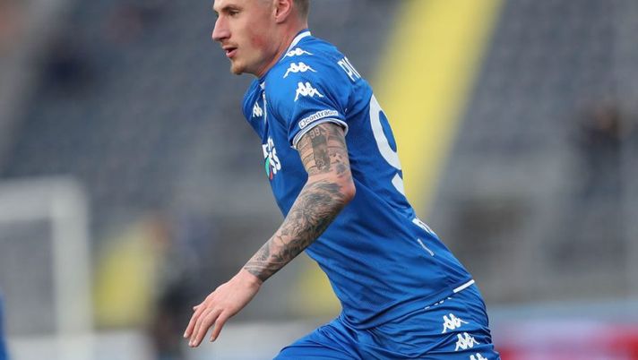 EMPOLI, ITALY - JANUARY 09: Andrea Pinamonti of Empoli FC in action during the Serie A match between Empoli FC v US Sassuolo at Stadio Carlo Castellani on January 9, 2022 in Empoli, Italy. (Photo by Gabriele Maltinti/Getty Images) Pinamonti, giallo per l’asta: così potrebbe diventare un affare se preso ora - immagine 1